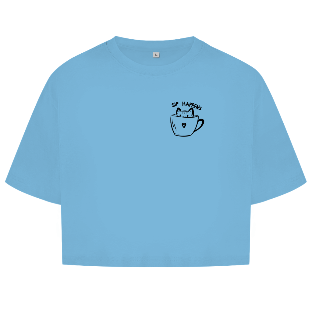 Sip Happens Crop Tee in Ocean Blue – Vorderseite mit Katzen-Kaffeetassen-Print